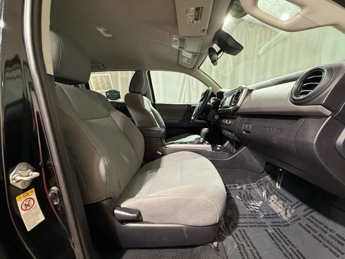 Used 2019 Toyota Tacoma SR5 image 19