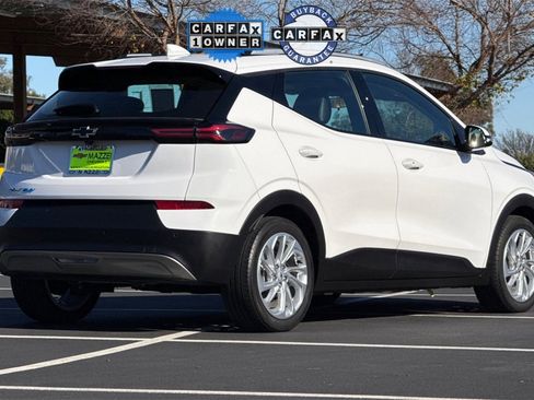 Used 2023 Chevrolet Bolt EUV LT w/ Comfort Package image 10