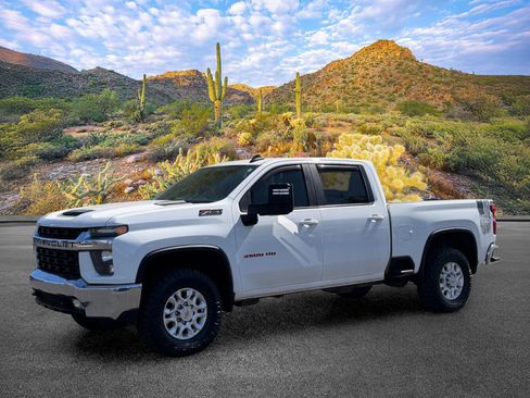 Used 2021 Chevrolet Silverado 3500 LT w/ Convenience Package AWD/4WD image 9