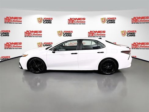 Certified 2022 Toyota Camry SE image 14