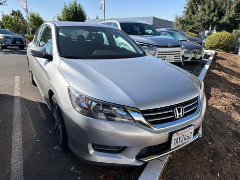 Used 2013 Honda Accord Sport image 2