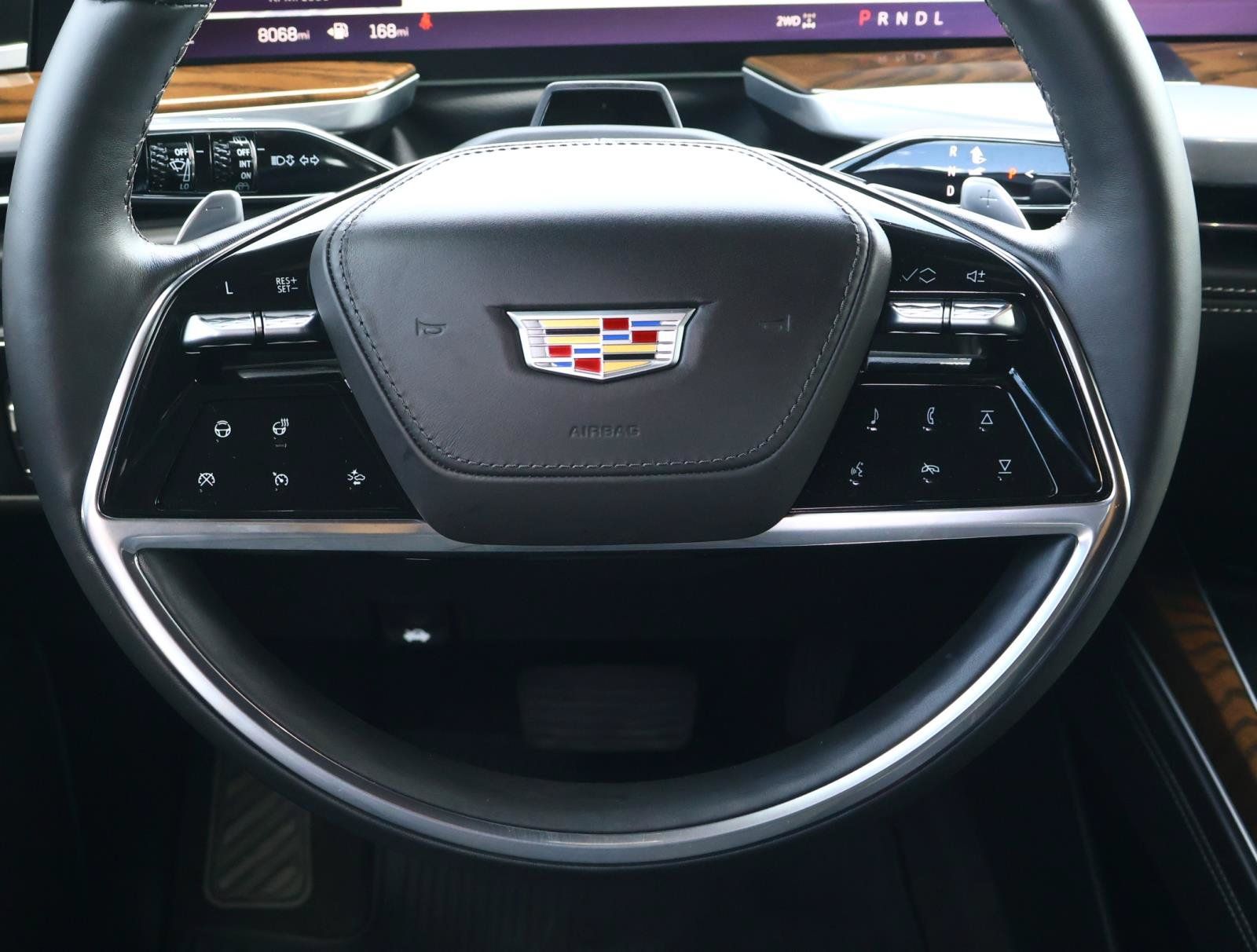 Certified 2026 Cadillac Escalade ESV Platinum Sport w/ LPO, ONYX Package AWD/4WD image 15