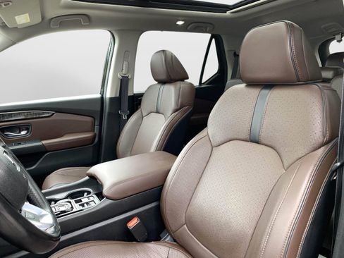 Used 2023 Honda Pilot Elite image 40