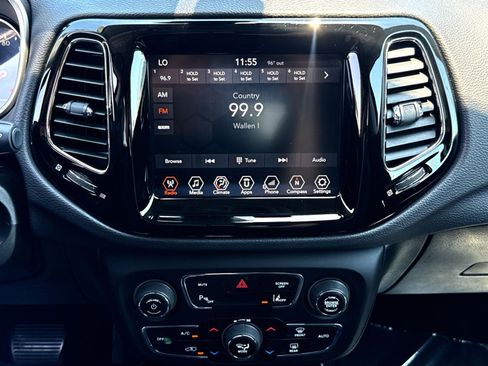 Used 2018 Jeep Compass Limited AWD/4WD image 18