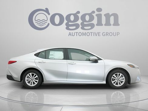 Used 2026 Toyota Camry LE w/ Convenience Package FWD image 22
