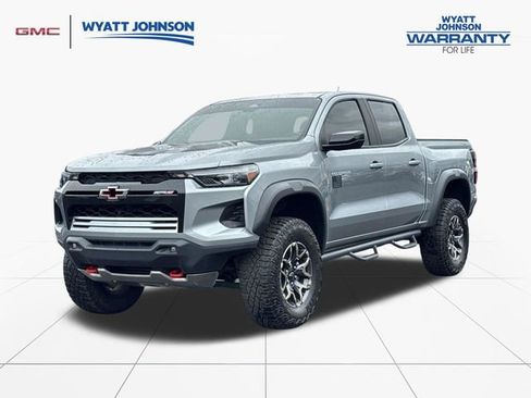 Used 2024 Chevrolet Colorado ZR2 w/ Technology Package AWD/4WD image 1