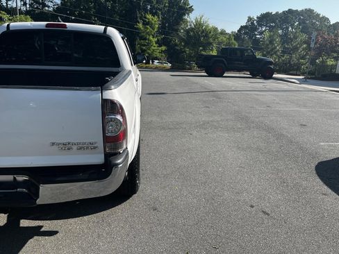 Used 2015 Toyota Tacoma PreRunner w/ SR5 Package image 14