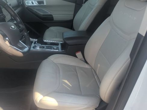 Used 2020 Ford Explorer Platinum w/ Premium Technology Package AWD/4WD image 10