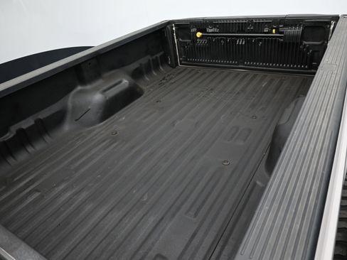 Used 2016 Ford F350 Platinum w/ FX4 Off-Road Package image 34