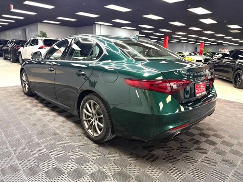 Used 2020 Alfa Romeo Giulia RWD image 11