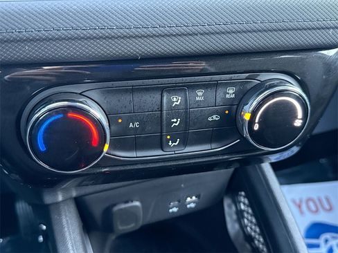 Used 2025 Chevrolet TrailBlazer LT image 16