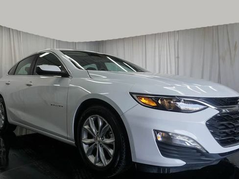 Used 2024 Chevrolet Malibu LT FWD image 2