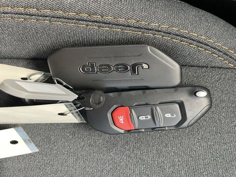 New 2025 Jeep Gladiator Sport image 32