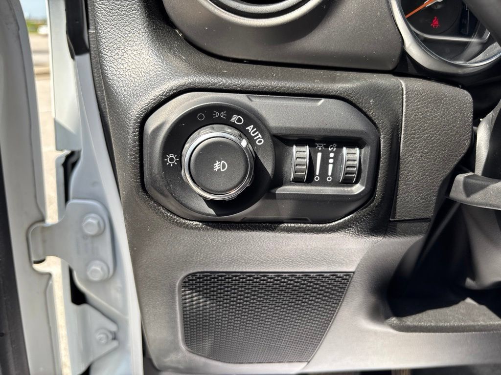 Used 2022 Jeep Wrangler Unlimited Sport AWD/4WD image 35