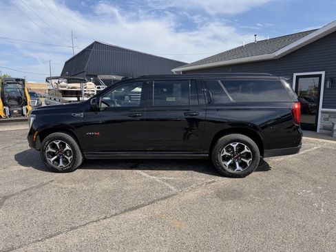 Used 2025 GMC Yukon XL AT4 w/ AT4 Premium Plus Package AWD/4WD image 2