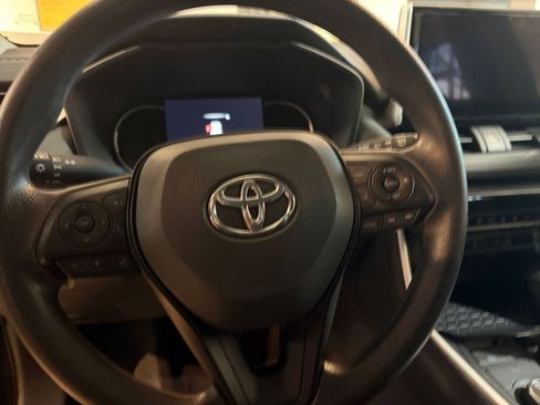 Used 2025 Toyota RAV4 LE image 27