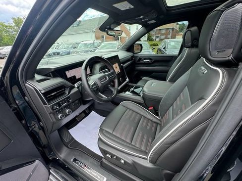 Used 2025 GMC Yukon AT4 Ultimate AWD/4WD image 12