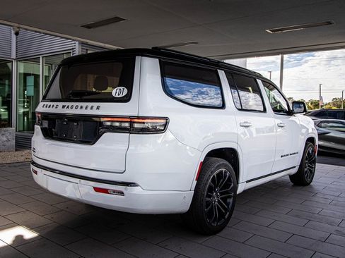 Used 2022 Jeep Grand Wagoneer Series II image 17