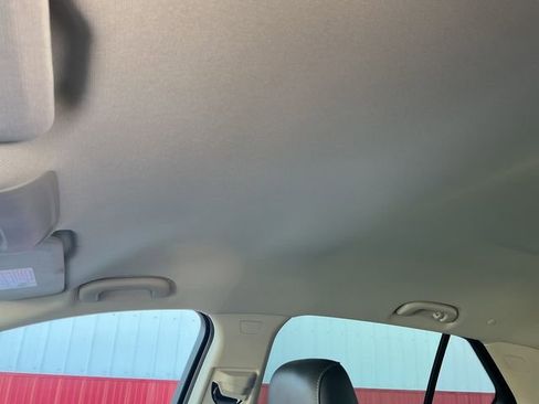 Used 2023 Buick Envision Essence image 36