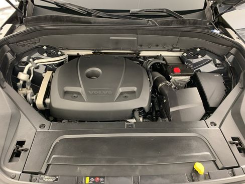 Used 2021 Volvo XC90 T5 Momentum w/ Protection Package FWD image 11
