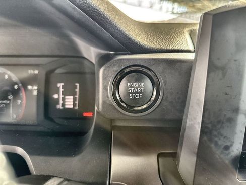 Used 2025 Toyota Tacoma SR5 image 17