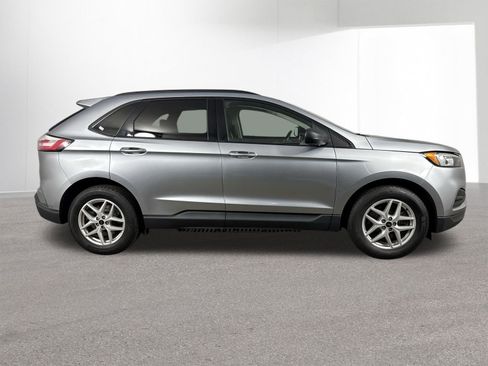 Used 2023 Ford Edge SE image 35