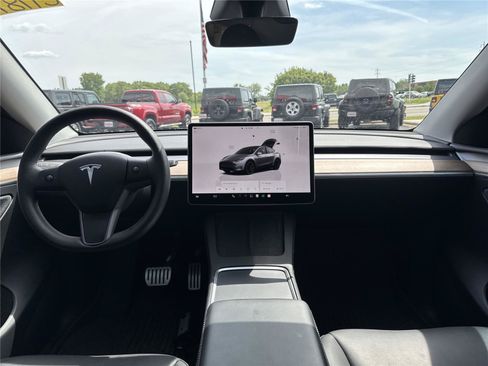 Used 2025 Tesla Model Y Performance AWD/4WD image 23