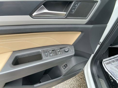 Used 2023 Volkswagen Atlas Cross Sport SE image 14