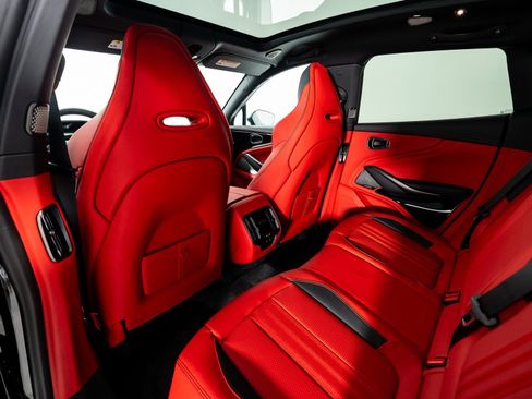 Used 2025 Aston Martin DBX 707 image 24