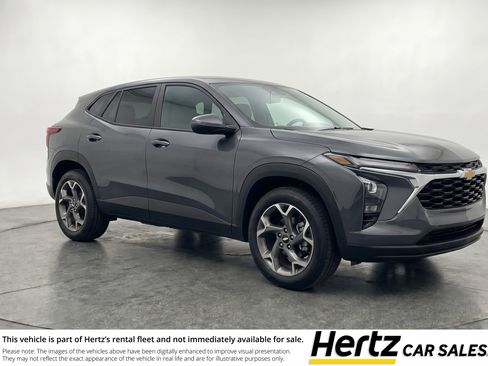 Used 2025 Chevrolet Trax LT FWD image 1