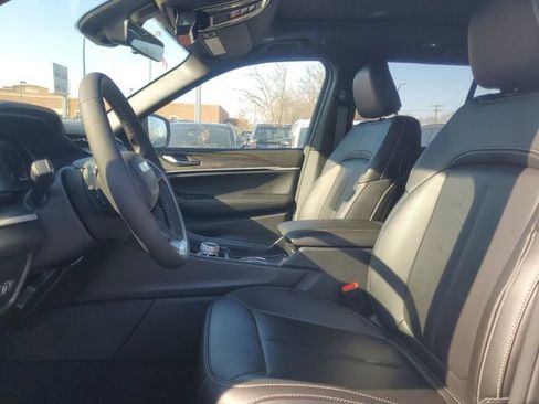 New 2026 Jeep Grand Cherokee Limited w/ Limited Altitude Package AWD/4WD image 7