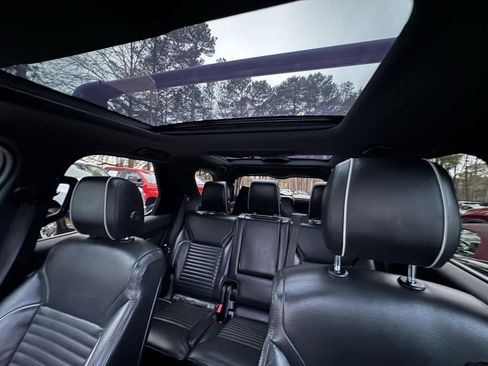 Used 2018 Land Rover Discovery HSE image 46