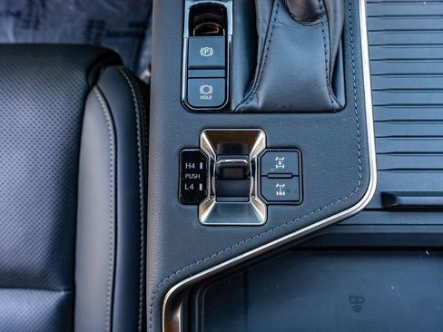 Used 2024 Lexus GX 550 AWD/4WD image 20
