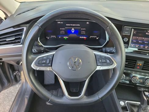 Used 2024 Volkswagen Jetta SE FWD image 22