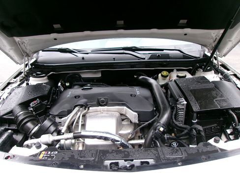 Used 2017 Buick Regal Sport Touring image 8