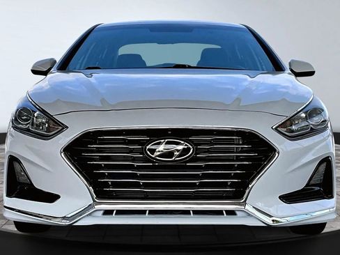 Used 2019 Hyundai Sonata SE image 2