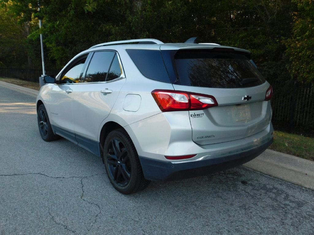 Used 2020 Chevrolet Equinox LT w/ Sport Edition FWD image 3