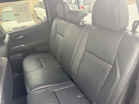 Used 2019 Toyota Tacoma TRD Sport w/ TRD Premium Sport Package image 16