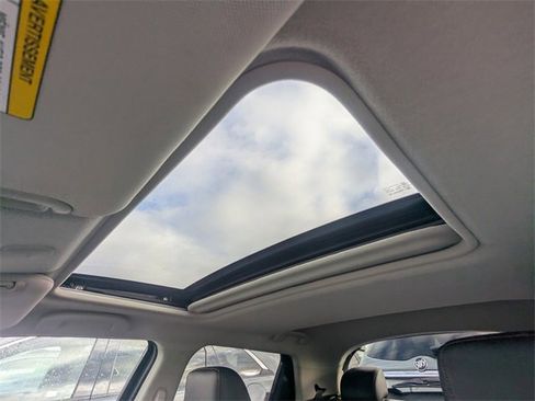 Used 2015 Nissan Juke SL image 22