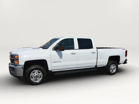Used 2017 Chevrolet Silverado 2500 LT w/ LT Convenience Package image 3