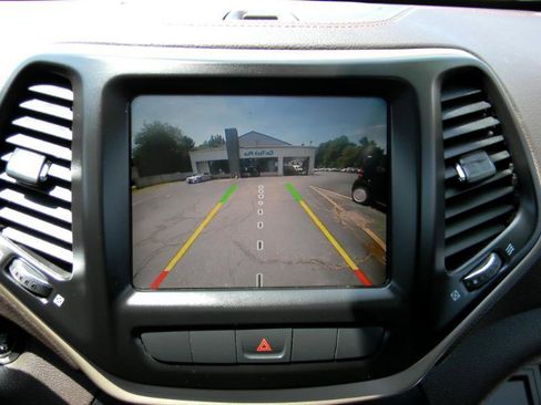 Used 2015 Jeep Cherokee Trailhawk w/ Comfort/Convenience Group image 21