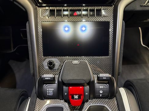 Used 2023 Lamborghini Urus Performante image 31