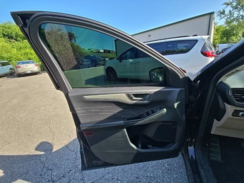 Used 2022 Ford Escape SE w/ Convenience Package FWD image 20