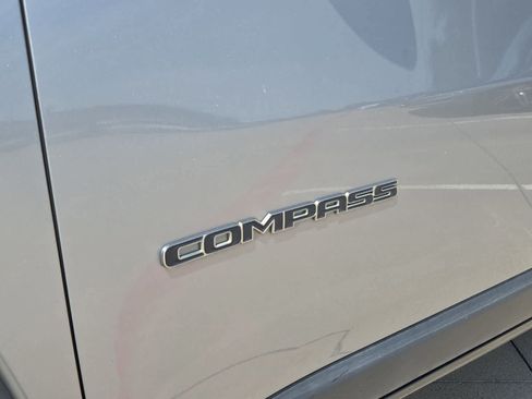 Used 2017 Jeep Compass Latitude w/ Popular Equipment Group FWD image 13