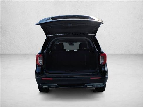 Certified 2022 Ford Explorer XLT w/ Equipment Group 202A image 7