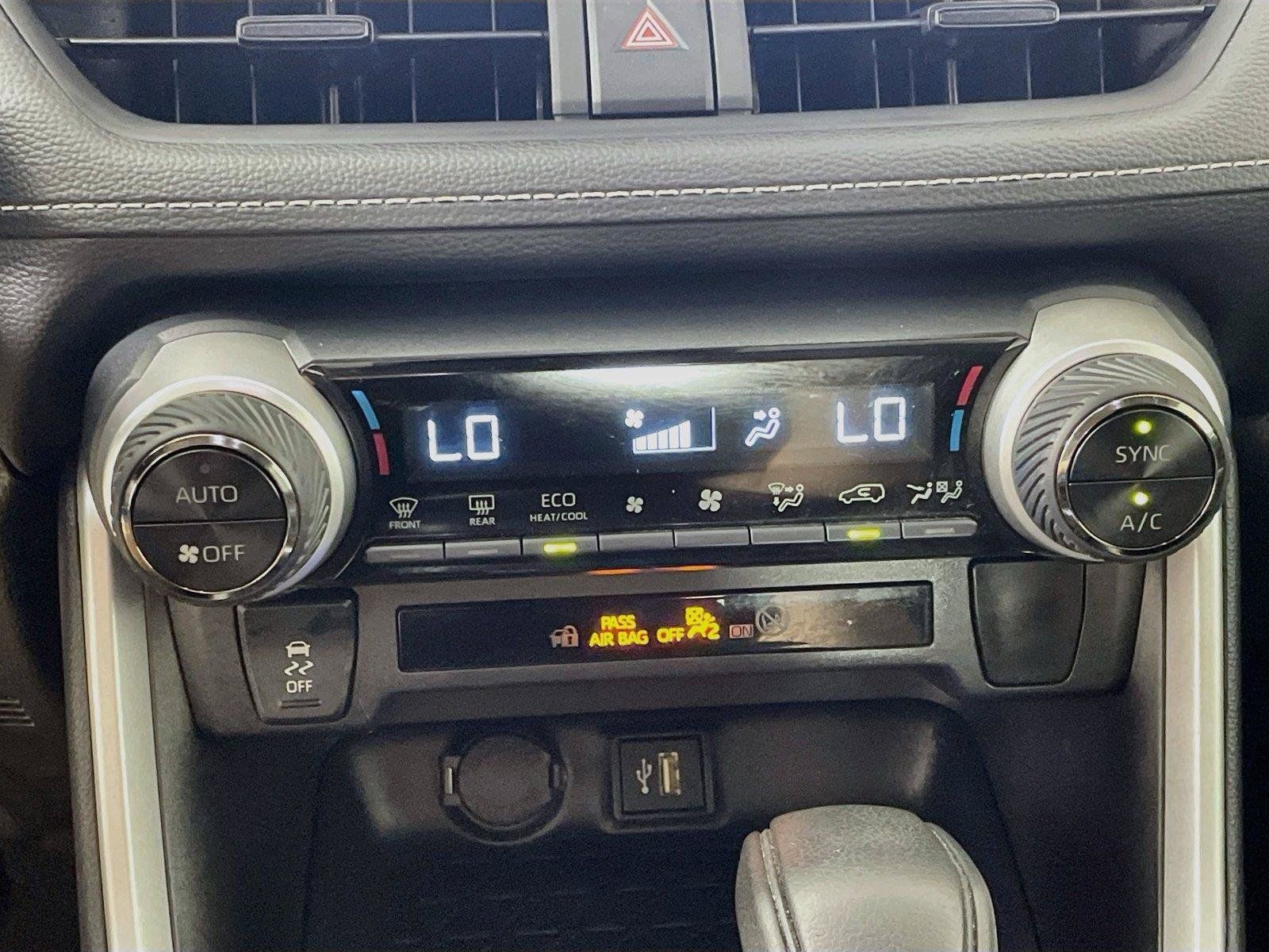Used 2025 Toyota RAV4 LE AWD/4WD image 9