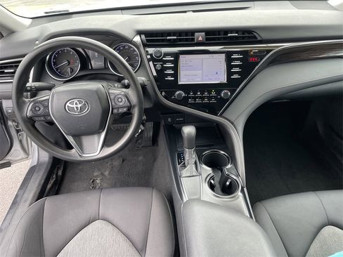 Used 2019 Toyota Camry LE image 15