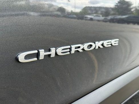 Used 2021 Jeep Cherokee Latitude Lux AWD/4WD image 10