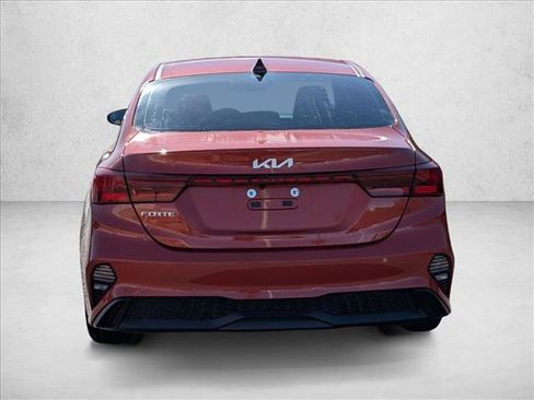 Used 2022 Kia Forte LXS w/ LXS Technology Package FWD image 6