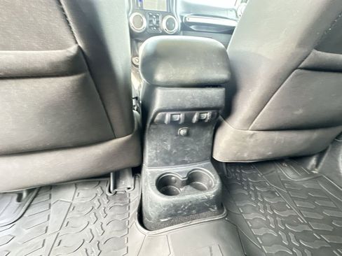 Used 2016 Jeep Wrangler Unlimited Sahara w/ Connectivity Group image 18